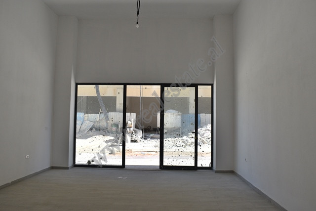 Dyqan ne shitje ne zonen e Kombinatit ne Tirane